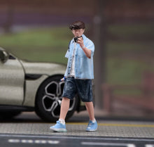 Load image into Gallery viewer, 1:64 Painted Figure Model Miniature Resin Diorama Toy Sand Walking Couple Lovers
