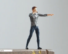 Load image into Gallery viewer, 1:64 Painted Figure Mini Model Toy Miniature Car Scenes Resin Man Singer Singing
