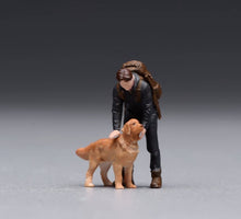 Load image into Gallery viewer, 1:64 Painted Figure Model Miniature Resin Diorama Scene Sand Outdoor Set Men Dog
