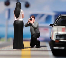 Load image into Gallery viewer, 1:64 Painted Figure Model Miniature Resin Diorama Sand Camera Man Photographer New Collection

