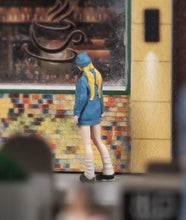 Load image into Gallery viewer, 1:64 Painted Figure Mini Model Miniature Resin Diorama Sand Trendy Hoodie Girl
