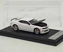 Load image into Gallery viewer, Glory 1:64 White Camaro Coupe Muscle Sports Model Diecast Metal Car New Collection
