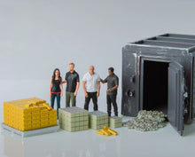 Load image into Gallery viewer, 1:64 Painted Figure Model Miniature Resin Diorama Toy Sand Four People Container

