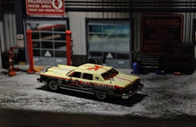 Load image into Gallery viewer, Sunstar 1:64 Christmas 1979 Lincoln Continental Town Model Diecast Metal Car
