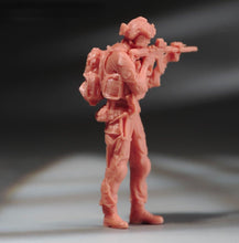 Load image into Gallery viewer, 1:64 Painted Unpainted Figure Model Miniature Resin Diorama Soldier Patrol Dog New
