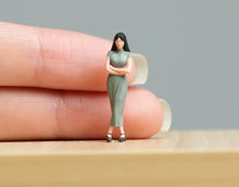 Load image into Gallery viewer, 1:64 Painted Figure Model Miniature Resin Diorama Toy Sand Green Qipao Lady Girl
