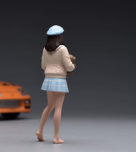 Load image into Gallery viewer, 1:24 Painted Figure Model Miniature Resin Diorama Pink Blue JK Uniform Girl Bear
