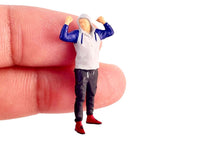 Load image into Gallery viewer, 1:64 Painted Figure Model Miniature Resin Diorama Sand Hoddie Boy Uniform Girl
