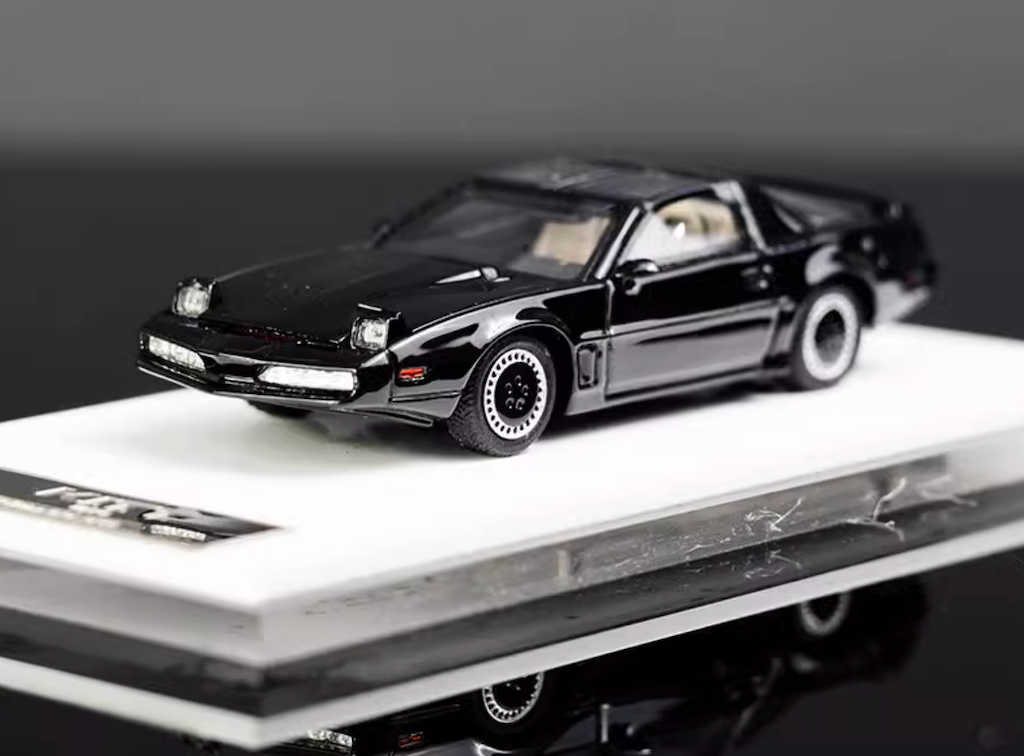 TNT 1:64 Black KITT Firebird Racing Sports Muscle Model Diecast Resin Car New Collection