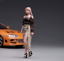 Load image into Gallery viewer, 1:24 Painted Figure Model Miniature Resin Diorama Pink Hair Trendy Lady Woman
