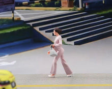 Load image into Gallery viewer, 1:64 Painted Figure Model Miniature Resin Diorama Sand Walking Lady With Bag Toy
