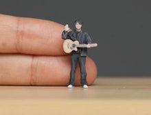 Load image into Gallery viewer, 1:64 Painted Figure Model Miniature Resin Diorama Sand Man Boy With Guitar Sing
