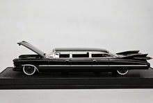 Load image into Gallery viewer, Mechanic 1:64 1959 Black 62 Limousine Luxury Model Diecast Metal Car New Collection
