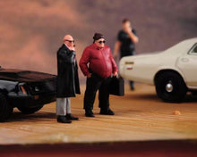 Load image into Gallery viewer, 1:64 Painted Figure Model Miniature Resin Diorama Sand Fierce Bandits Set Man
