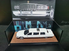 Load image into Gallery viewer, XG 1:64 White Fleetwood Sedan Limousine Classic Model Diecast Metal Car New
