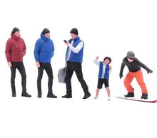 Load image into Gallery viewer, 1:64 Painted Figure Model Miniature Resin Diorama Sand Casual Man Kid Boy Toy
