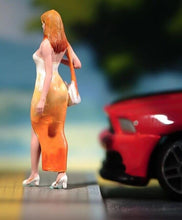 Load image into Gallery viewer, 1:64 Painted Figure Model Miniature Resin Diorama Sand Sexy Wallking Lady Girl New Collection
