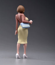 Load image into Gallery viewer, 1:24 Painted Figure Model Miniature Resin Diorama Young Woman Lady Sexy Beauty A
