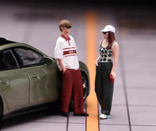 Load image into Gallery viewer, 1:24 Painted Figure Model Miniature Resin Diorama  Sand Couple Lovers Trendy
