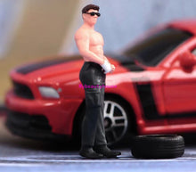 Load image into Gallery viewer, 1:24 Painted Figure Model Miniature Resin Diorama Sand Gym Man Muscle Shades
