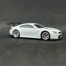 Load image into Gallery viewer, CCA 1:64 White M6 GT3 Racing Sports Model Toy Diecast Metal Car New Collection

