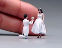 Load image into Gallery viewer, 1:64 Painted Figure Model Miniature Resin Diorama Sand Proposal Couple Wedding
