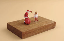 Load image into Gallery viewer, 1:64 Painted Figure Model Miniature Resin Diorama Sand Santa Gift Girl Christmas
