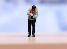 Load image into Gallery viewer, 1:24 Painted Figure Model Miniature Resin Diorama Sand Camera Man Photographer A

