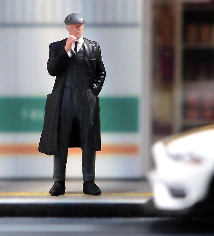 1:64 Painted Unpainted Figure Model Miniature Resin Diorama Sand Man in Suit