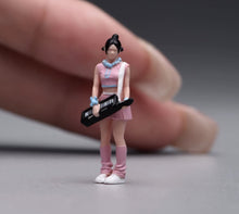 Load image into Gallery viewer, 1:64 Painted Figure Model Miniature Resin Pink Girl With Keyboard Standing Lady
