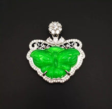 Load image into Gallery viewer, Nature Jade Green Butterfly Pendant Necklace Gift Jewelry charm Blessing Lucky
