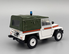 Load image into Gallery viewer, 1:43 Royal Air Force Police SUV Off Road Classic Model Diecast Metal Car
