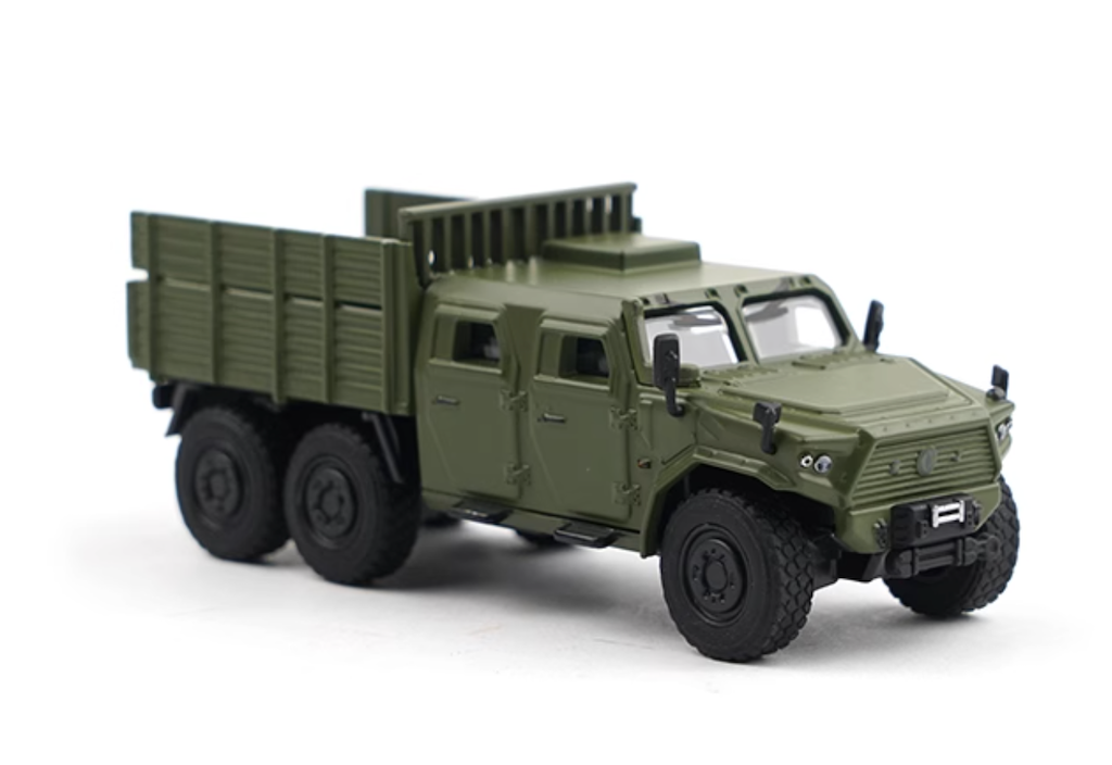 XCARTOYS 1:64 Dongfeng DF Military Warriors ORV APC 6x6 Model Toy Metal Car