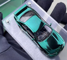 Load image into Gallery viewer, FH 1:64 Green Carbon Skyline GTR R33 Racing Sports Model Diecast Metal Car New Collection
