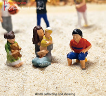 Load image into Gallery viewer, 1:64 Painted Figure Mini Model Miniature Resin Diorama Sand Kid Child Boy Girl
