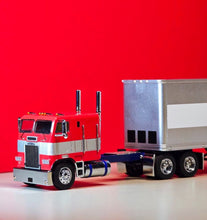Load image into Gallery viewer, 1:64 596 HEC G1 Freightliner Container Truck Tractor Model Diecast Metal Car
