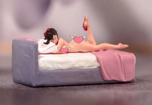 Load image into Gallery viewer, 1:64 Painted Figure Model Miniature Resin Diorama Sand Host Man Kol Anchor Toy Collection
