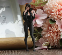 Load image into Gallery viewer, 1:24 Painted Figure Model Miniature Resin Diorama Sexy Lady in Black Beauty Girl

