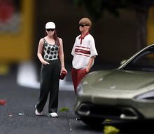 Load image into Gallery viewer, 1:24 Painted Figure Model Miniature Resin Diorama  Sand Couple Lovers Trendy
