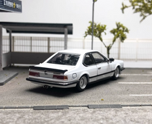 Load image into Gallery viewer, SW 1:64 White E24 635 CSI coupe Classic Sports Model Diecast Metal Car New
