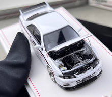Load image into Gallery viewer, FH 1:64 JDM White Skyline GTR R33 Mines Sports Model Diecast Metal Car New Collection
