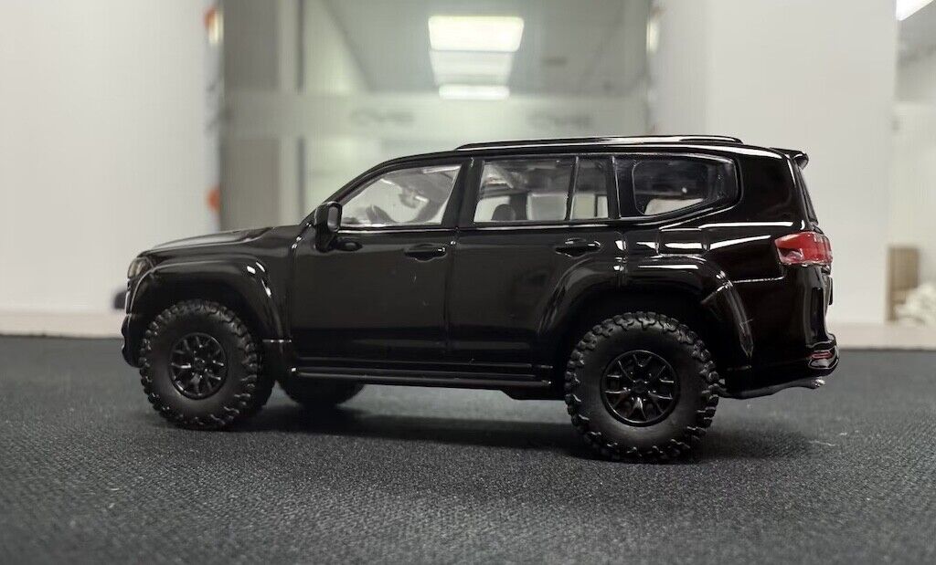 Masdi 1:64 Black LC300 Land Cruiser ORV SUV Sports Model Diecast