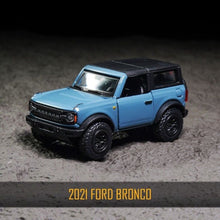 Load image into Gallery viewer, Bburago 1:64 2021 Ford Bronco SUV ORV Sports Model Diecast Metal Car New Collection
