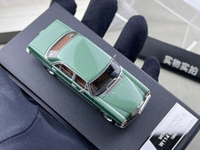 Load image into Gallery viewer, Maxwell 1:64 Green W114 200 Strich 8 Classic Sedan Model Diecast Metal Car New Collection
