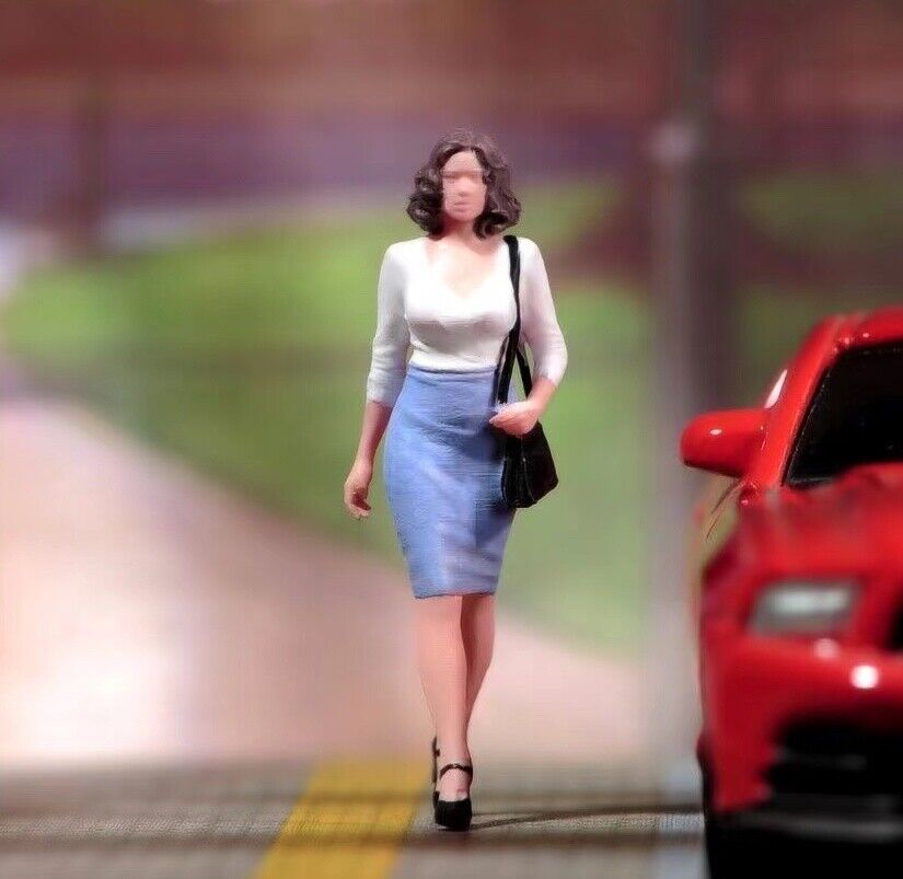 1:64 Painted Figure Model Miniature Resin Diorama Sand OL Lady Beauty Walking Collection