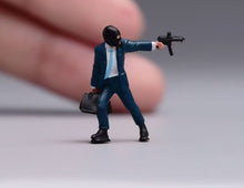 Load image into Gallery viewer, 1:64 Painted Figure Model Miniature Resin Diorama Sand Ferocious Bandit Man Toy
