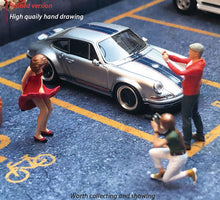 Load image into Gallery viewer, 1:64 Painted Figure Mini Model Miniature Resin Diorama Shooting Star Camera Man
