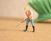 Load image into Gallery viewer, 1:64 Painted Figure Mini Model Miniature Resin Diorama Sand Road Repair Workers Collection
