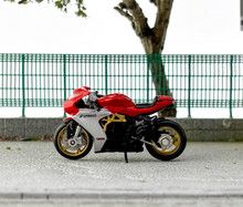 Load image into Gallery viewer, CM 1:64 Agusta Superveloce SV800 Figure Model Diecast Metal Motorcycle Bike

