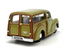 Load image into Gallery viewer, 1:76 Green Morris Traveler Wagon Classic Vintage Model Diecast Metal Car New Collection
